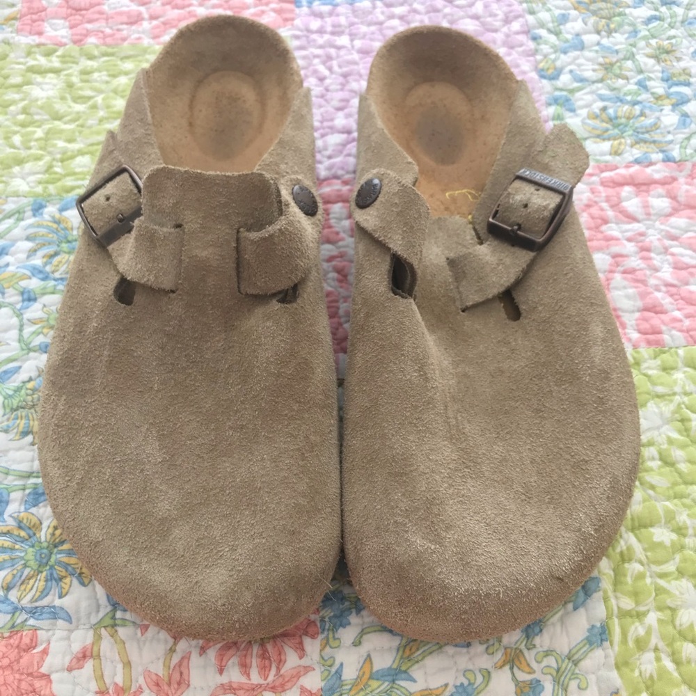 Birkenstock clogs. light brown women’s 🙂